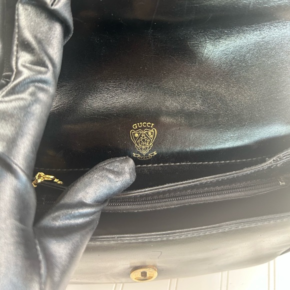 Gucci Black Leather Shoulder Bag with Gold Accent - Picture 6 of 12